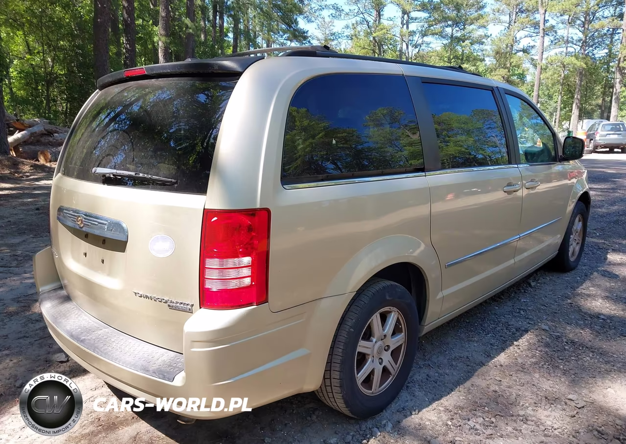 2010 Chrysler Town & Country Touring VIN:2A4RR5D17AR457175 - 4