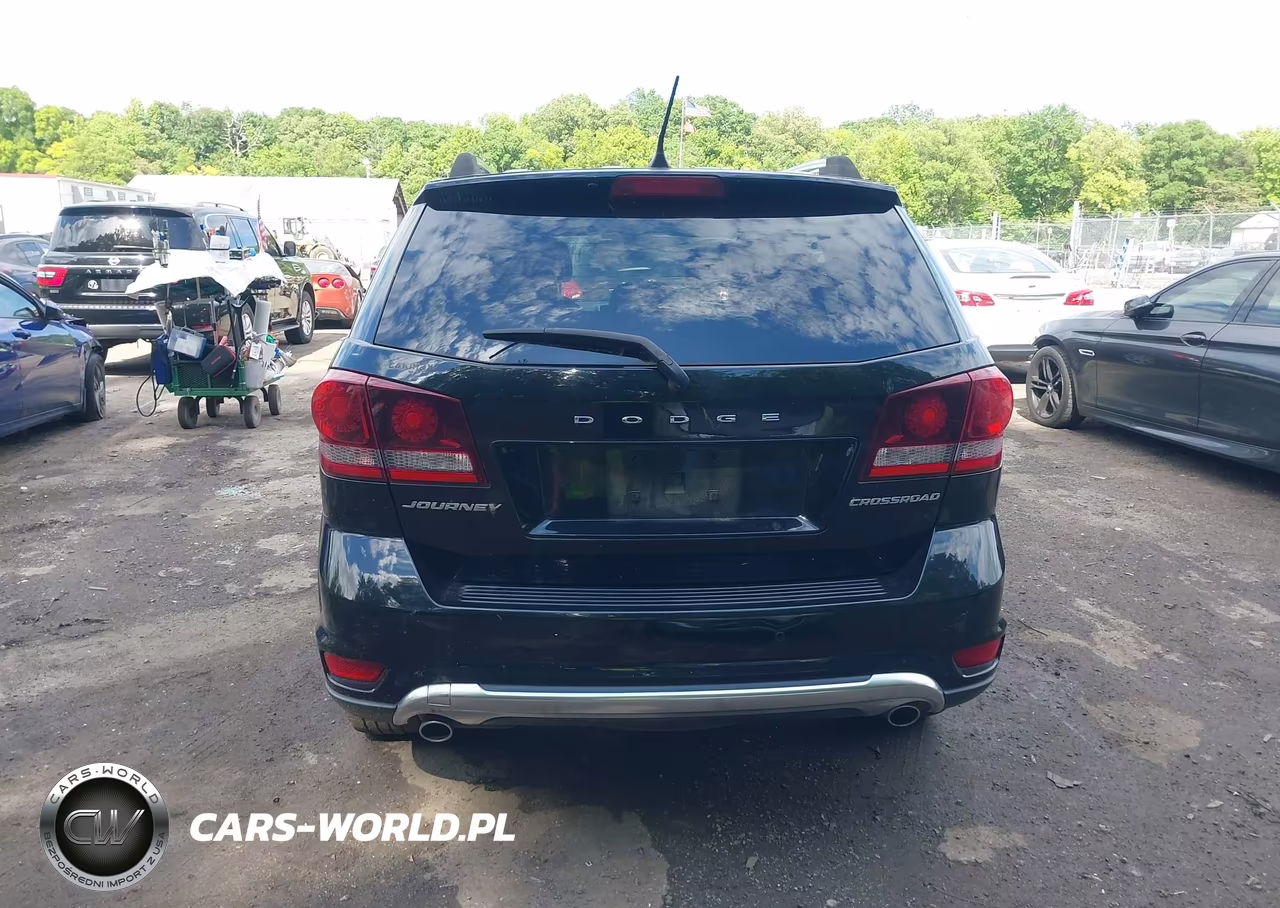 2018 Dodge Journey Crossroad VIN:3C4PDCGG9JT449186 - 16