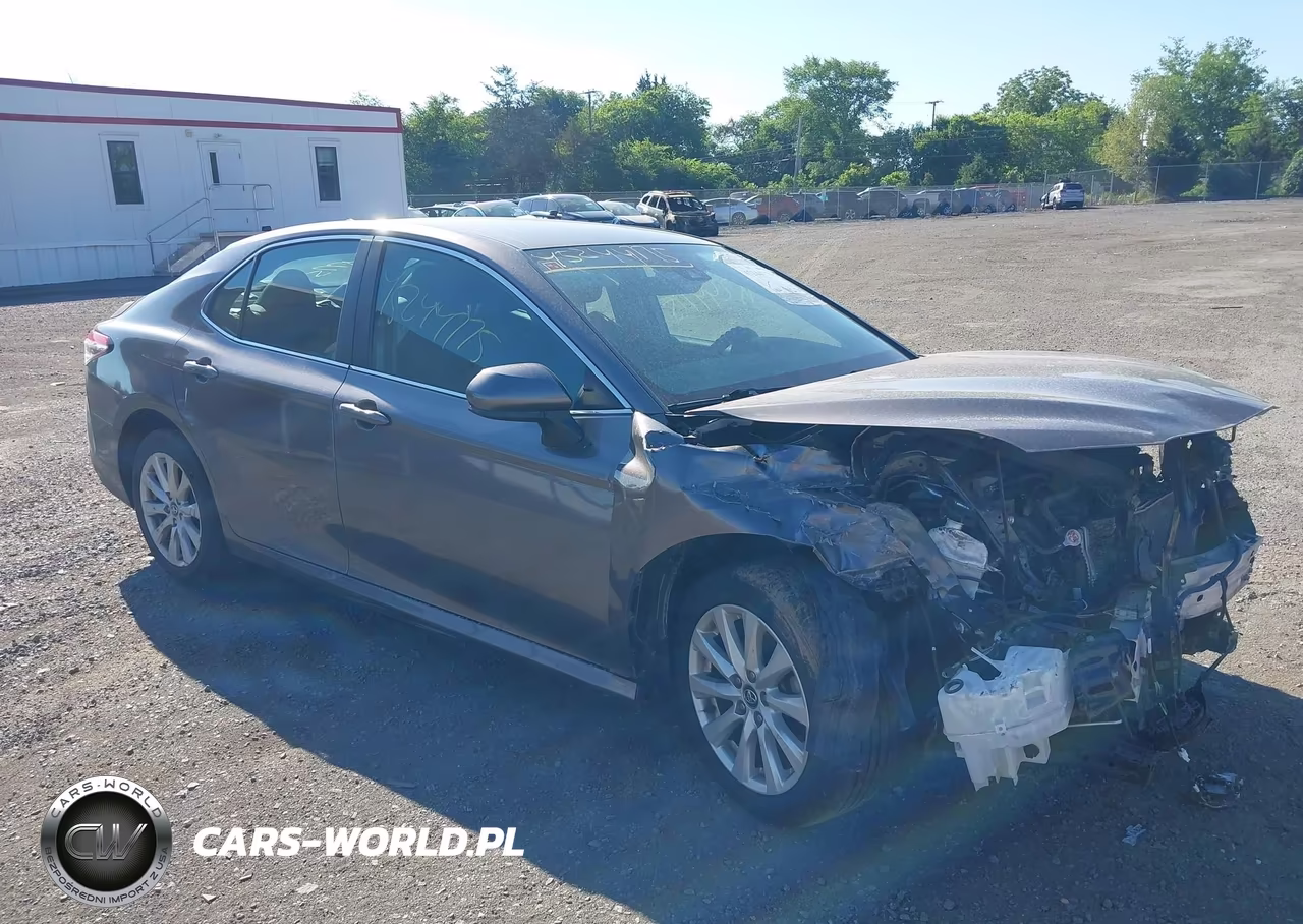 2019 Toyota Camry Le – zdjęcie 1 z 17