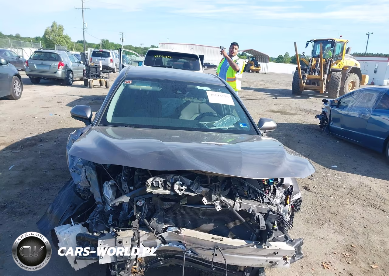 2019 Toyota Camry Le VIN:4T1B11HK1KU750225 - 13