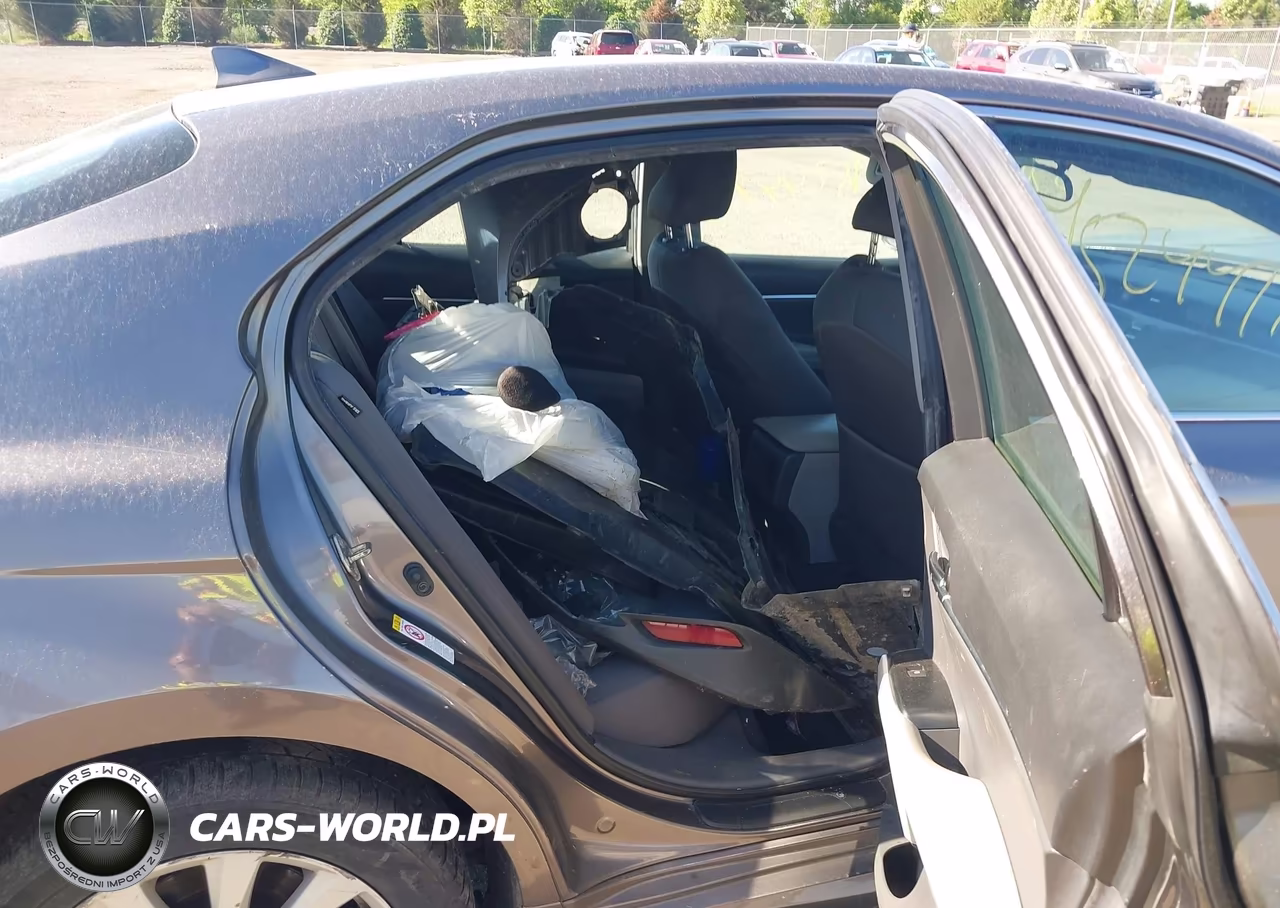 2019 Toyota Camry Le VIN:4T1B11HK1KU750225 - 8