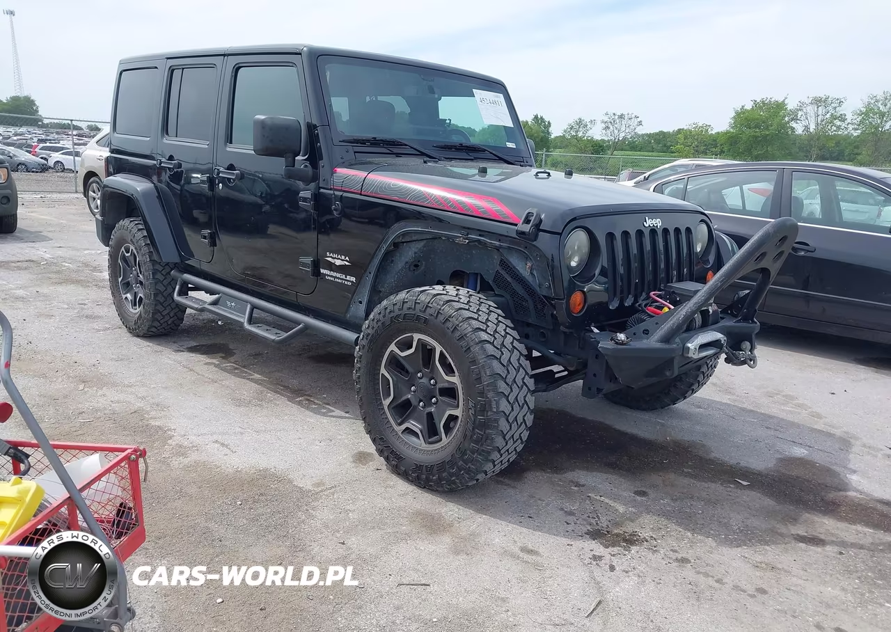 2013 Jeep Wrangler Unlimited Sahara – zdjęcie 1 z 16