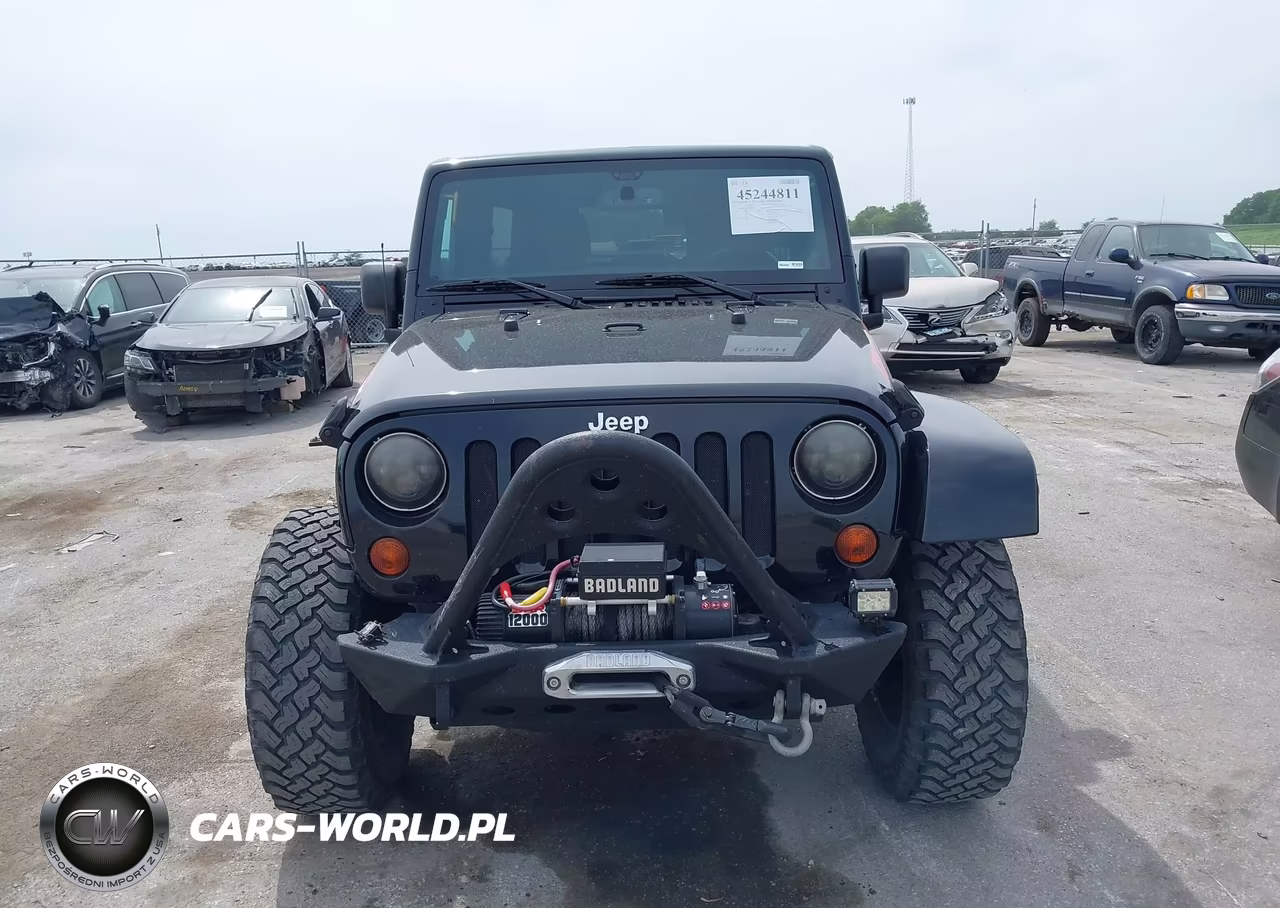 2013 Jeep Wrangler Unlimited Sahara VIN:1C4BJWEG5DL657461 - 12