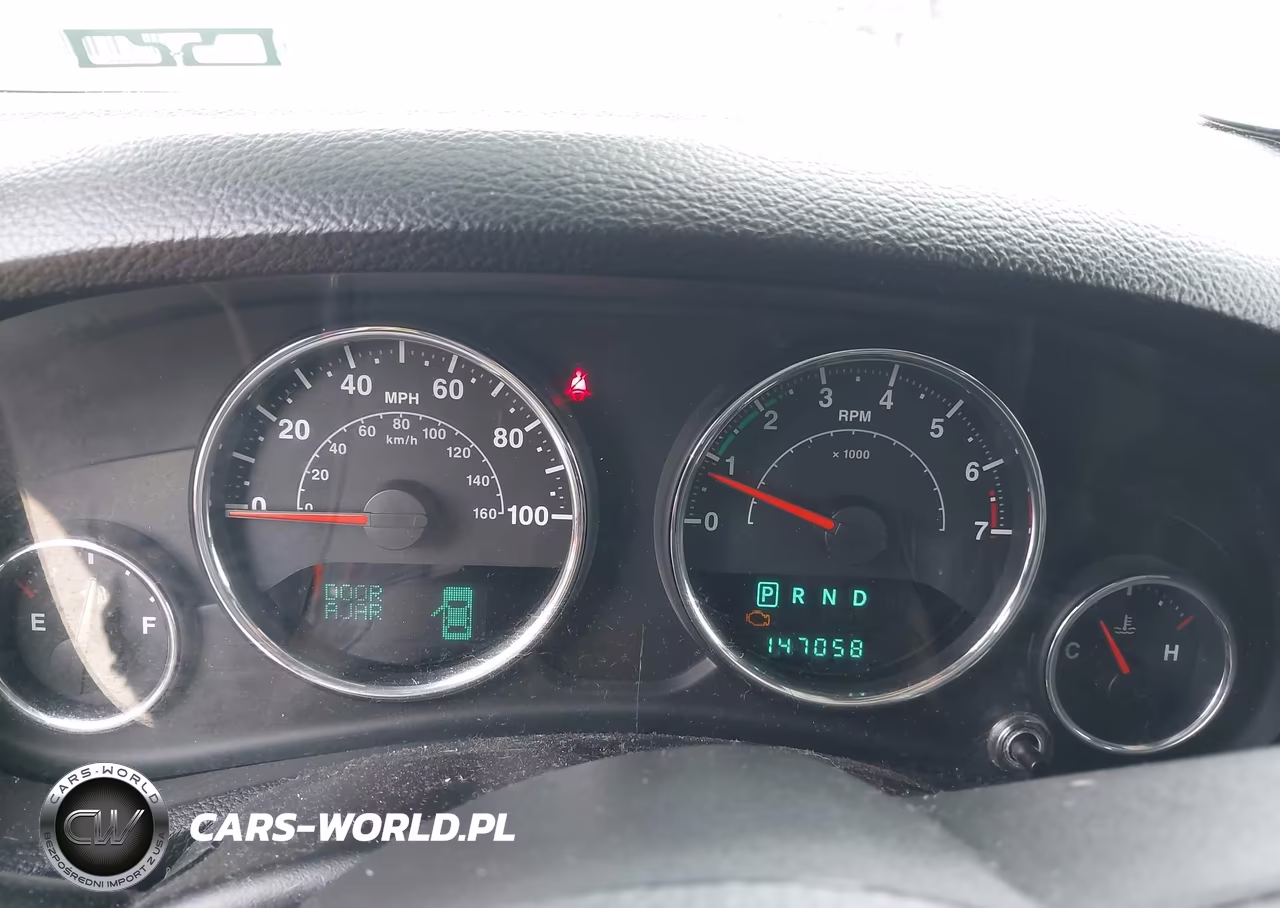 2013 Jeep Wrangler Unlimited Sahara VIN:1C4BJWEG5DL657461 - 7