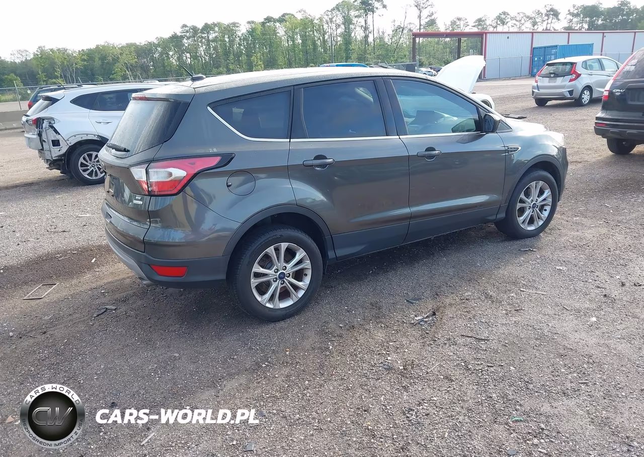 2017 Ford Escape Se VIN:1FMCU0GD0HUD76353 - 4