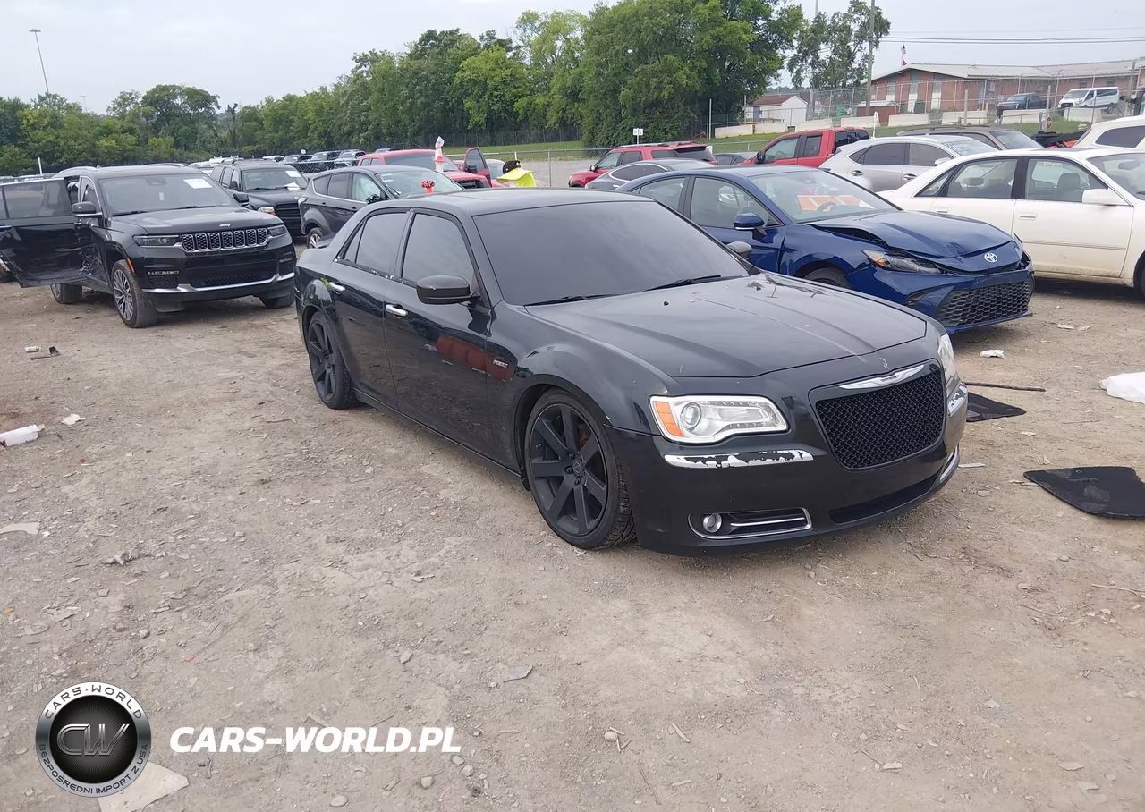 2014 Chrysler 300C John Varvatos Luxury Edition – zdjęcie 1 z 16