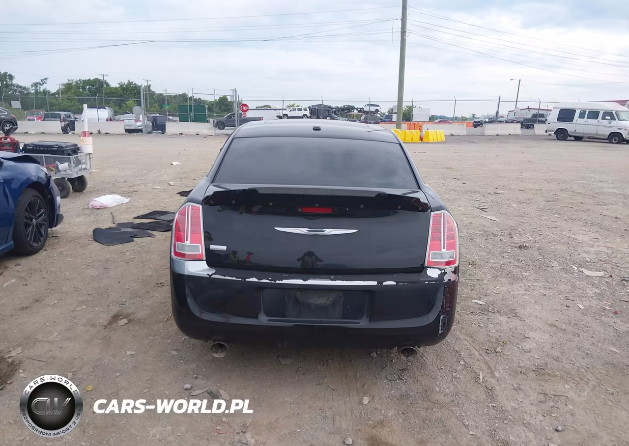 2014 Chrysler 300C John Varvatos Luxury Edition VIN:2C3CCADT5EH207389 - 16