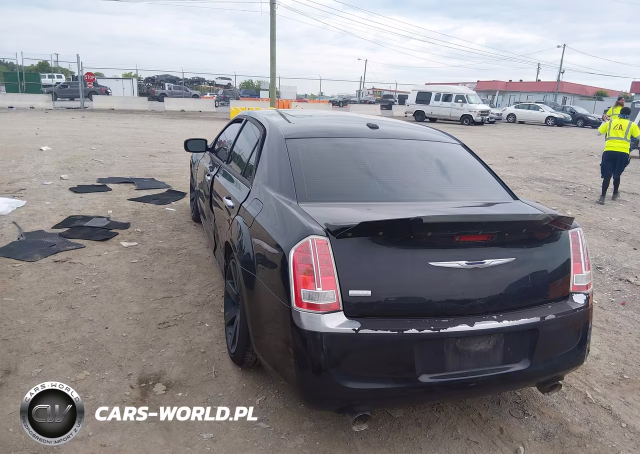 2014 Chrysler 300C John Varvatos Luxury Edition VIN:2C3CCADT5EH207389 - 3