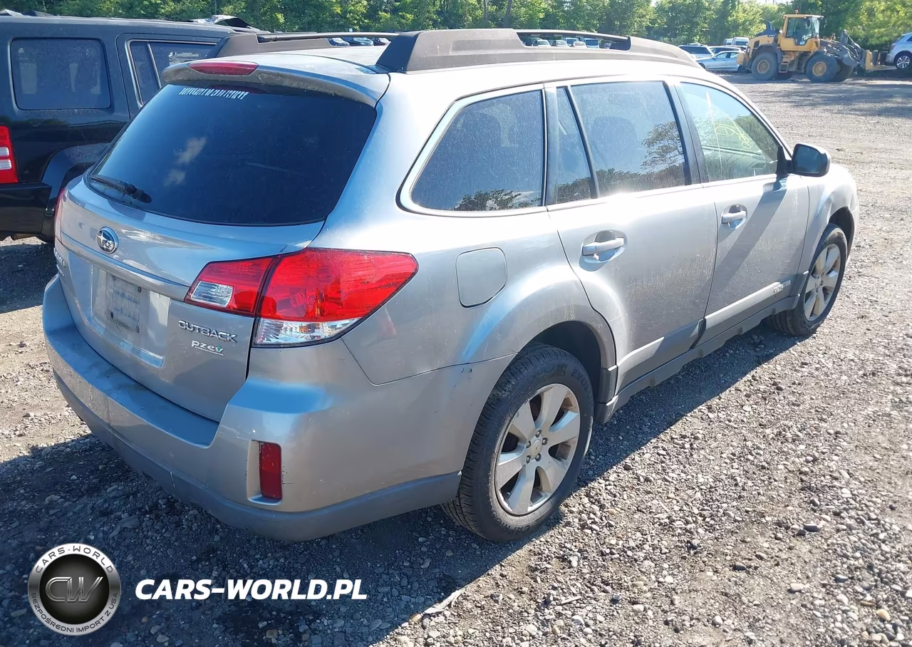 2011 Subaru Outback 2.5I Premium VIN:4S4BRBCC8B3416164 - 4
