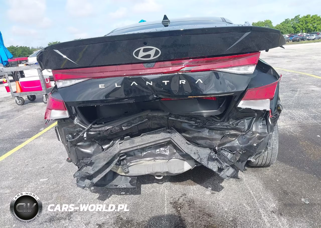 2025 Hyundai Elantra Sel Sport VIN:KMHLM4DG4SU910306 - 17