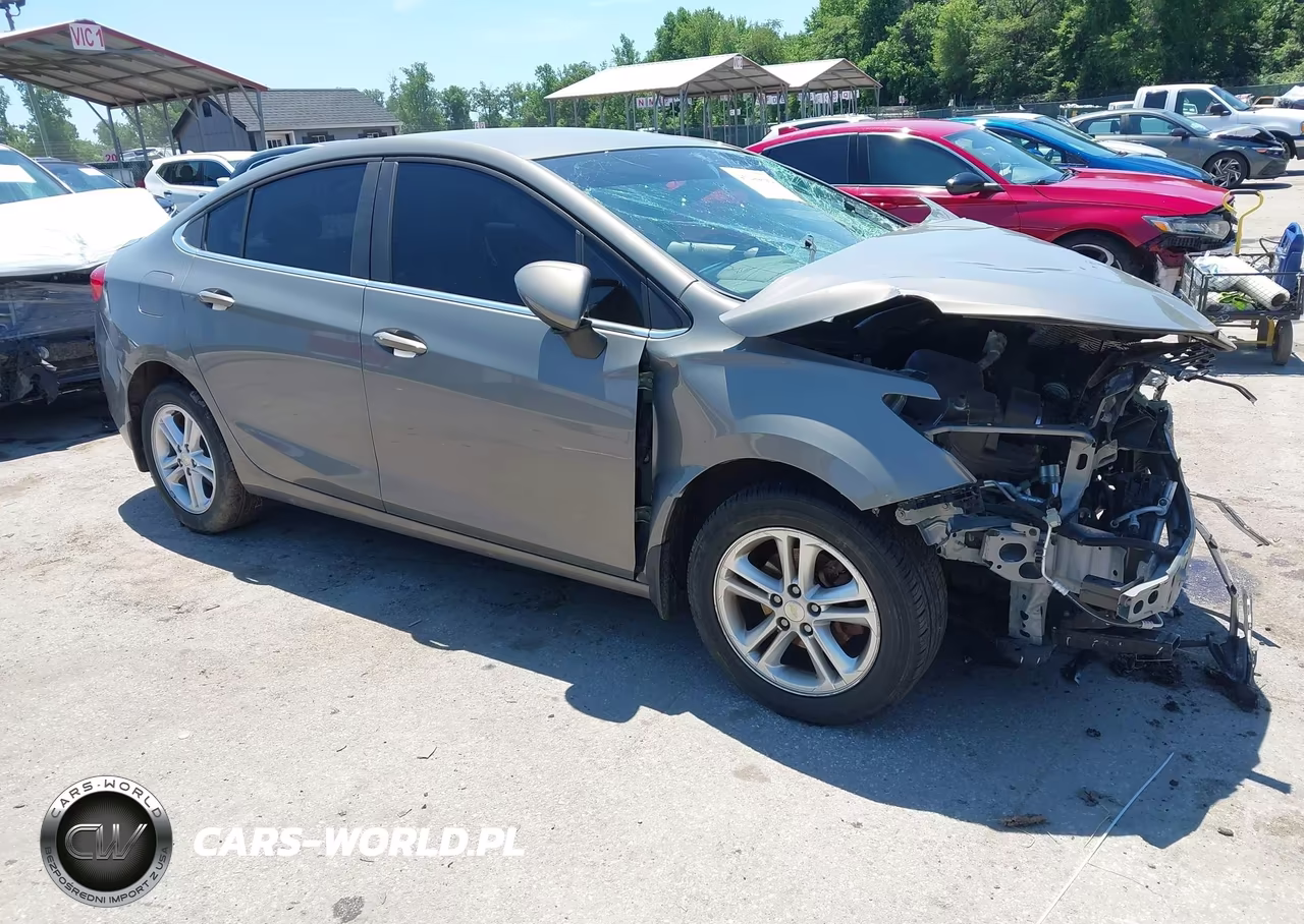 2017 Chevrolet Cruze Lt Auto – zdjęcie 1 z 18