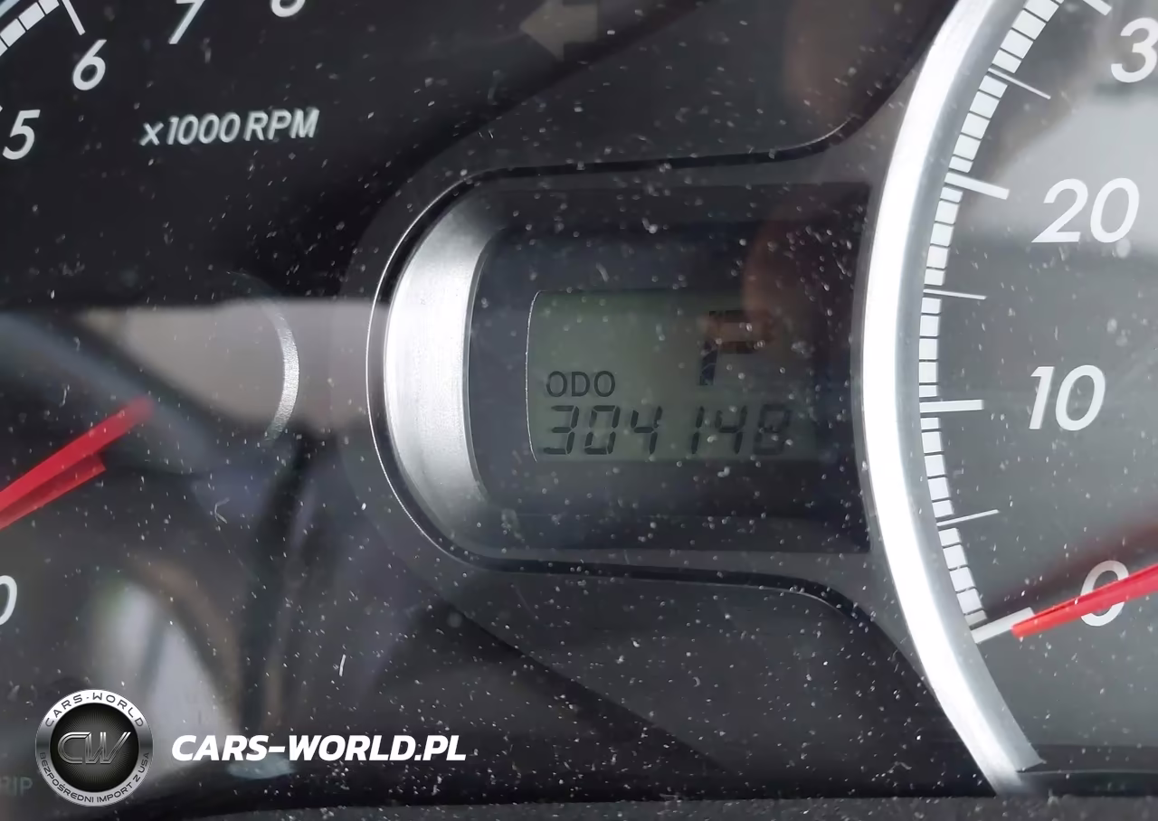 2011 Toyota Sienna Le V6 VIN:5TDKK3DCXBS110871 - 15
