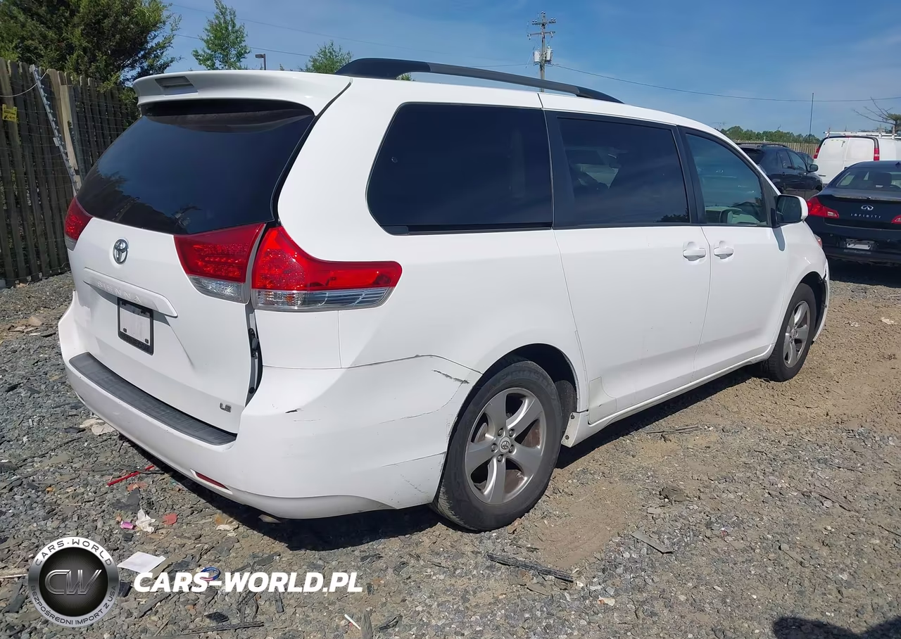 2011 Toyota Sienna Le V6 VIN:5TDKK3DCXBS110871 - 4