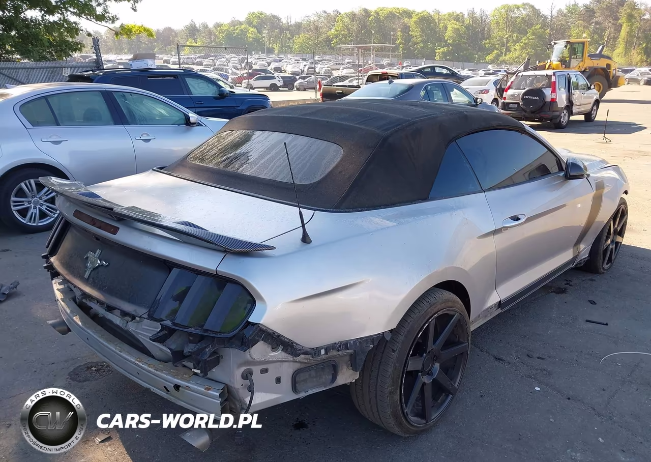 2015 Ford Mustang V6 VIN:1FATP8EM6F5352486 - 4
