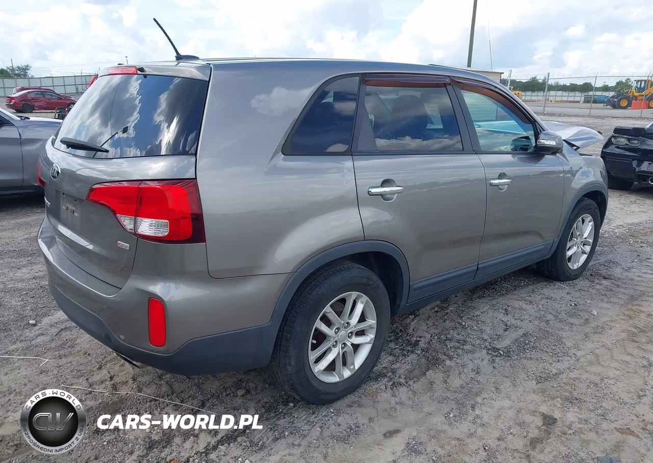 2014 Kia Sorento Lx VIN:5XYKT3A65EG548226 - 4
