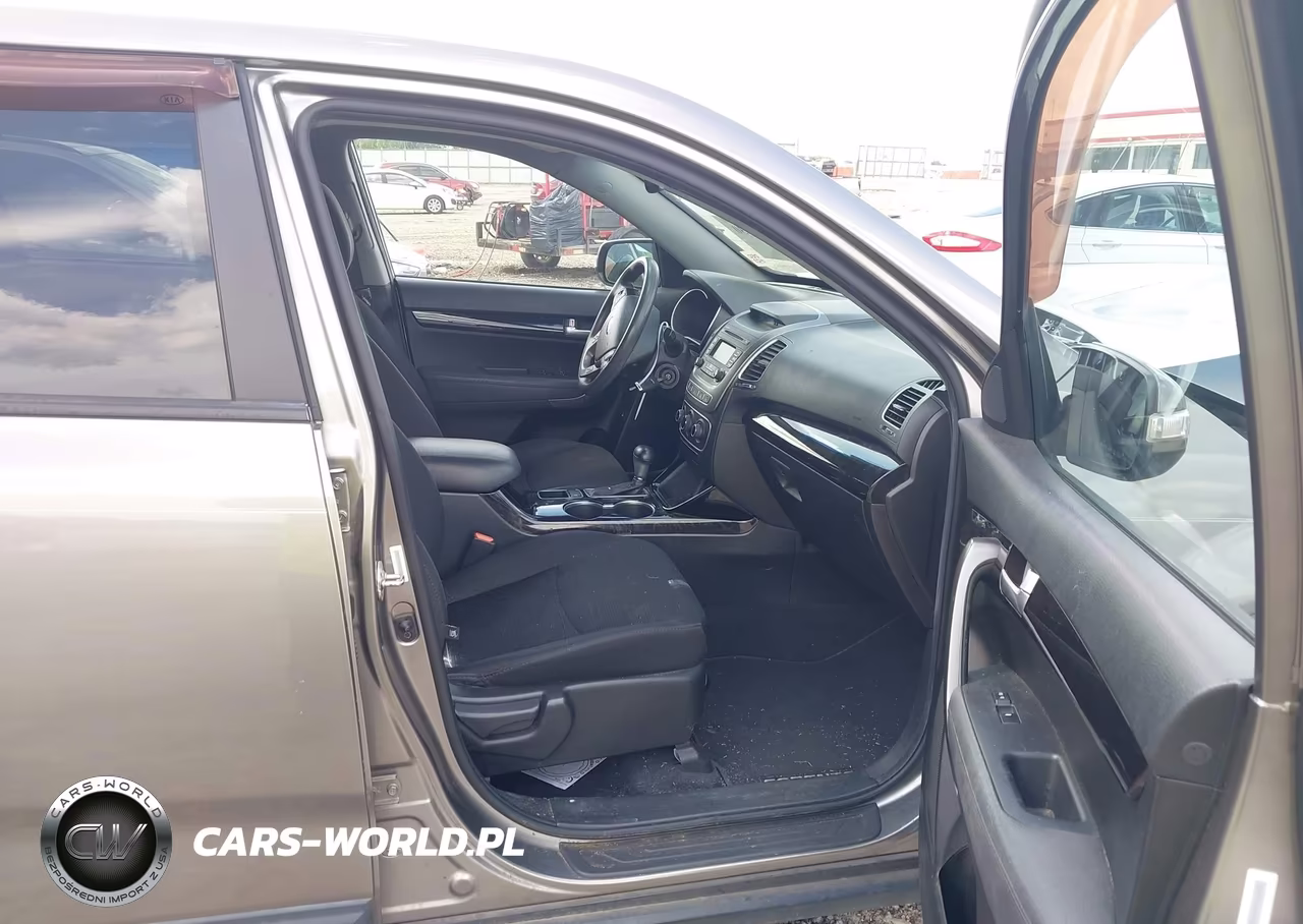2014 Kia Sorento Lx VIN:5XYKT3A65EG548226 - 5