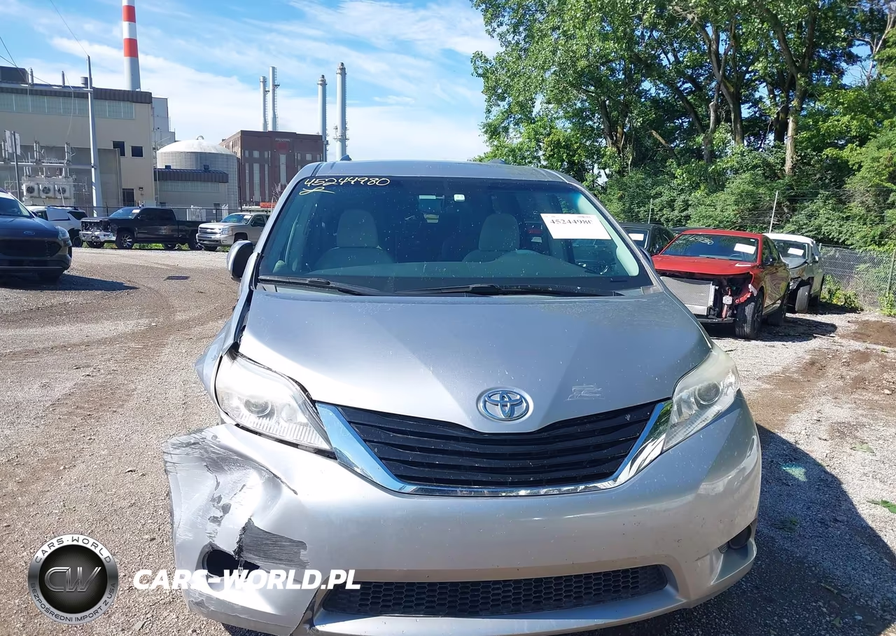 2013 Toyota Sienna Le 7 Passenger VIN:5TDJK3DC7DS055360 - 12