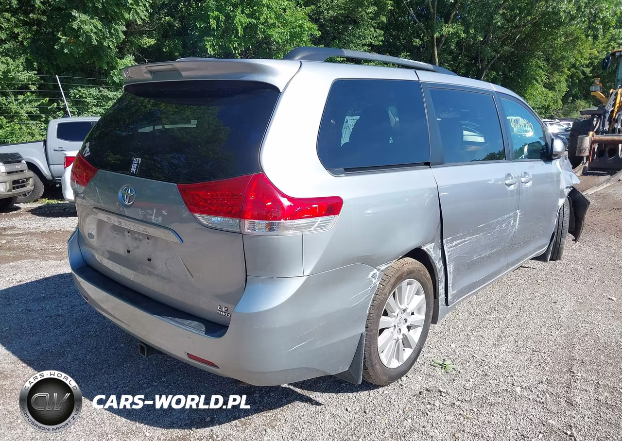 2013 Toyota Sienna Le 7 Passenger VIN:5TDJK3DC7DS055360 - 4