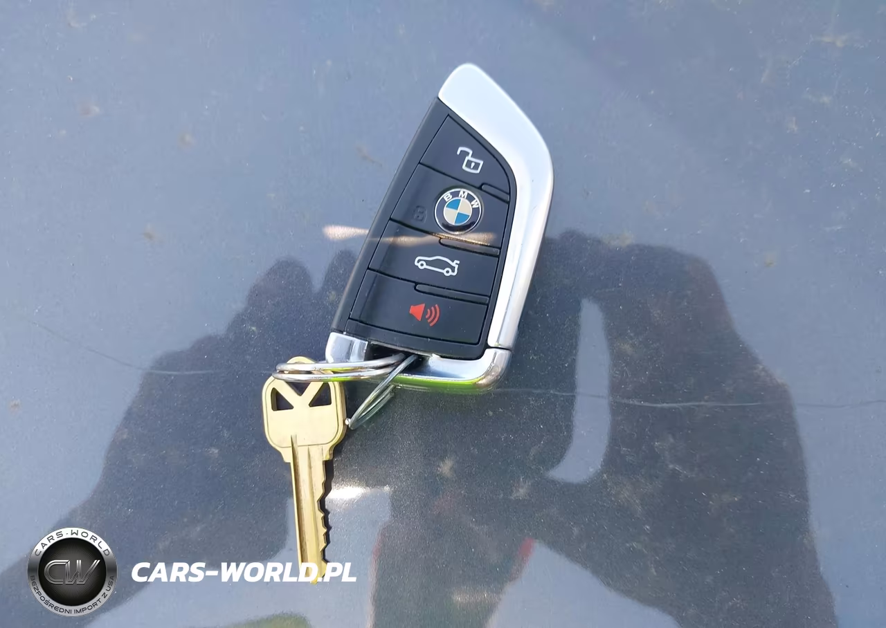 2019 BMW 330I xDrive VIN:WBA5R7C55KFH15545 - 11