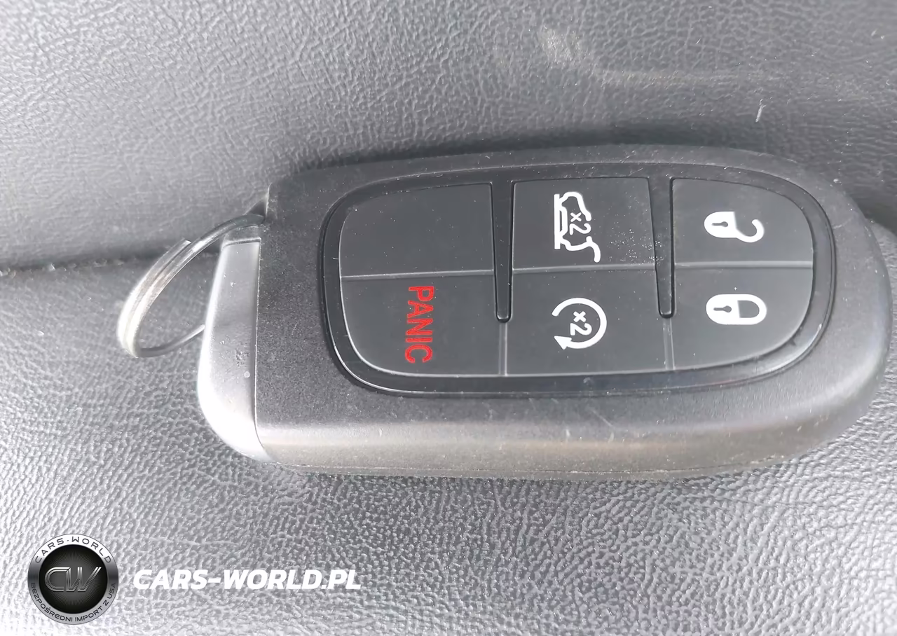 2019 Jeep Cherokee Overland 4X4 VIN:1C4PJMJN3KD309826 - 11
