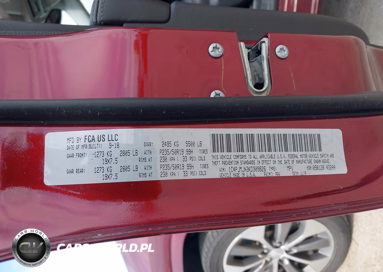 2019 Jeep Cherokee Overland 4X4 VIN:1C4PJMJN3KD309826 - 9