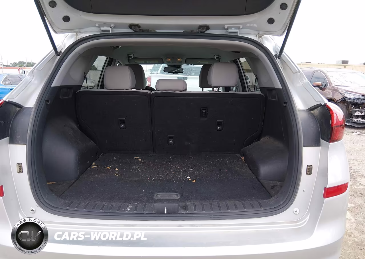 2019 Hyundai Tucson Value VIN:KM8J33A47KU927017 - 16