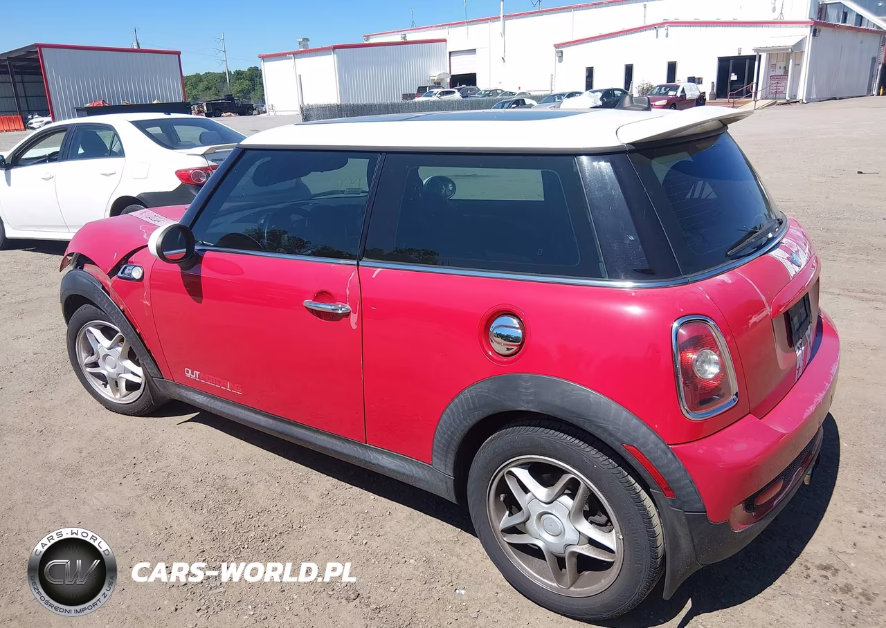 2008 Mini Cooper S VIN:WMWMF73578TV33941 - 3