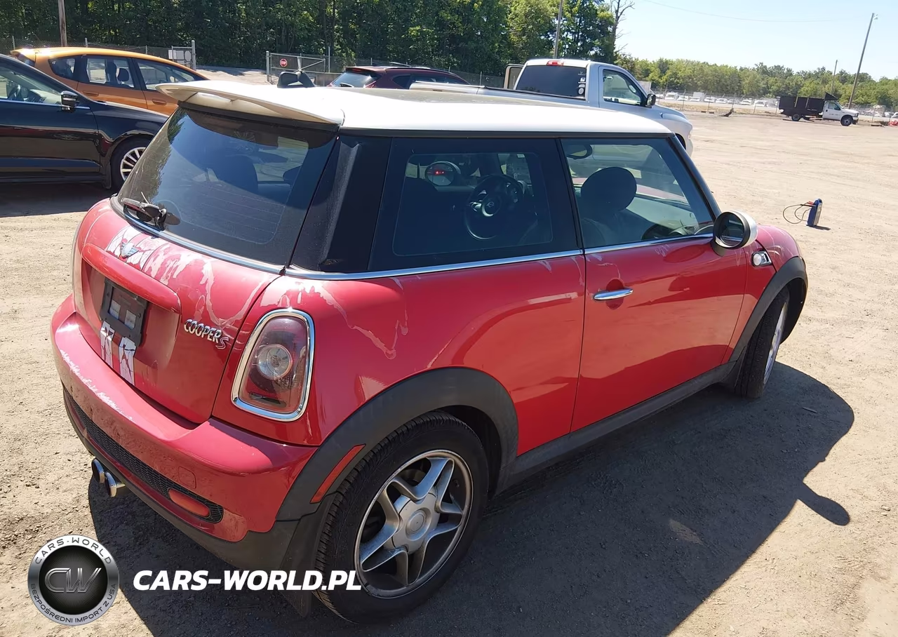 2008 Mini Cooper S VIN:WMWMF73578TV33941 - 4