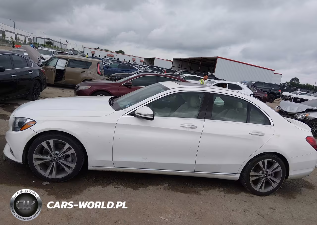 2018 Mercedes-Benz C 300 VIN:55SWF4JB7JU241054 - 14