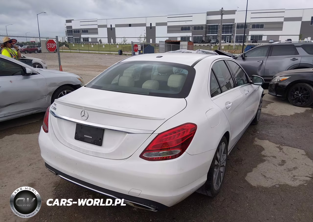 2018 Mercedes-Benz C 300 VIN:55SWF4JB7JU241054 - 4