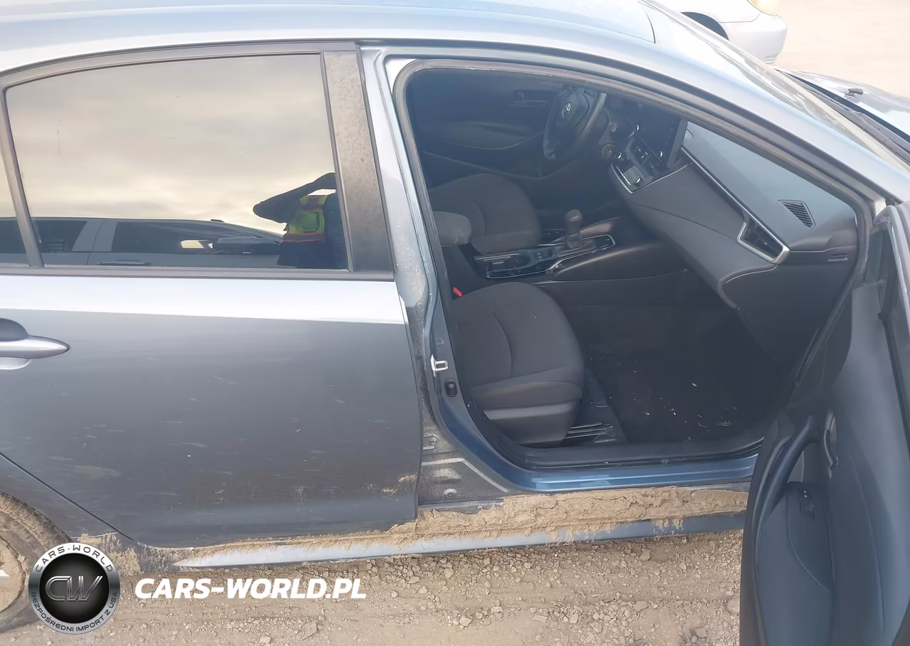 2022 Toyota Corolla Le VIN:JTDEPMAE0N3012576 - 5