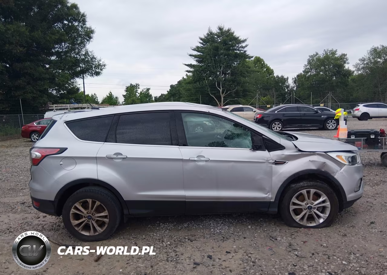2017 Ford Escape Se VIN:1FMCU0GD5HUB36957 - 13