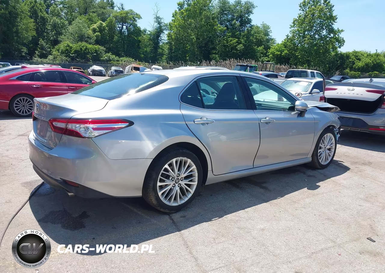 2019 Toyota Camry Xle VIN:4T1B11HK0KU784253 - 4