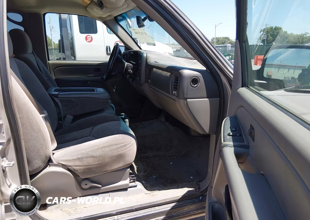 2005 Chevrolet Tahoe Ls VIN:1GNEC13T75R221209 - 5