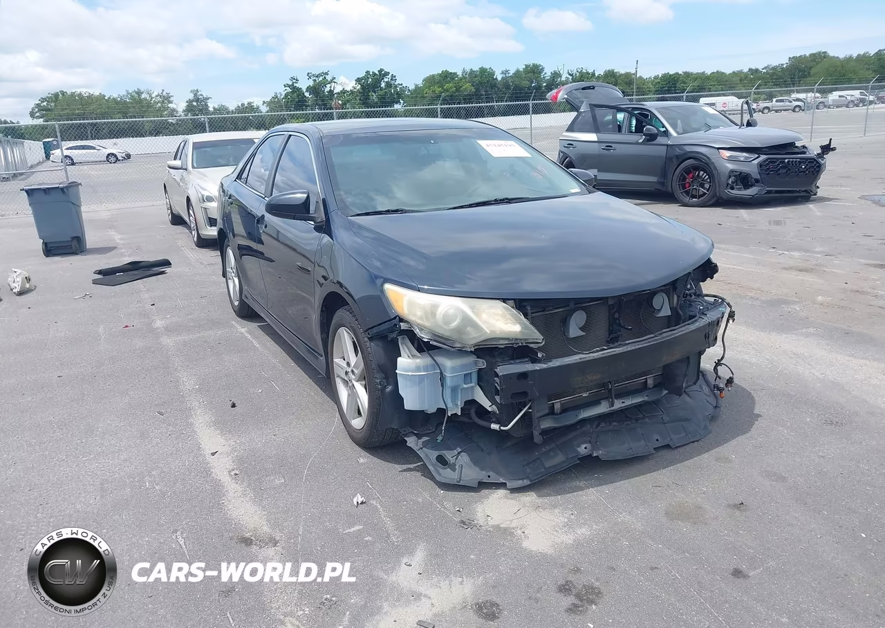 2014 Toyota Camry Se – zdjęcie 1 z 21