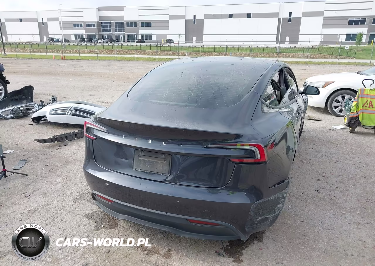 2025 Tesla Model 3 Long Range Rear-Wheel Drive VIN:5YJ3E1EA2SF911828 - 4