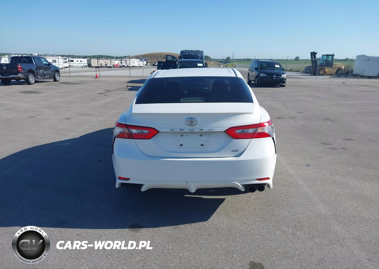 2018 Toyota Camry Se VIN:JTNB11HK6J3010237 - 17