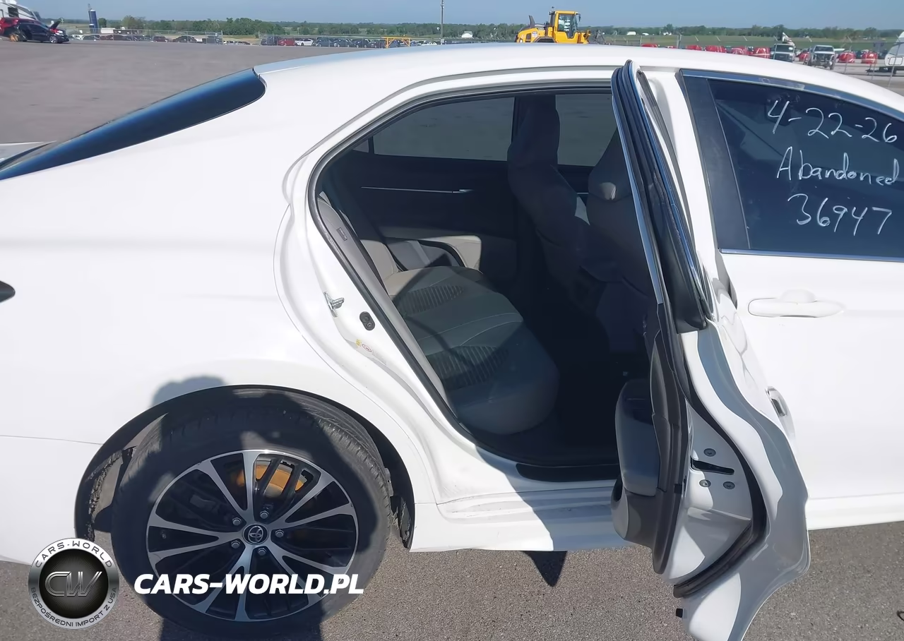 2018 Toyota Camry Se VIN:JTNB11HK6J3010237 - 8