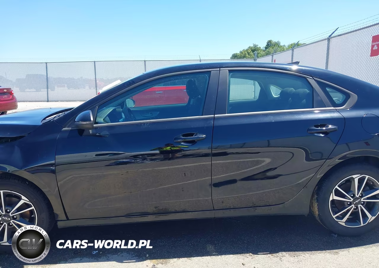 2024 Kia Forte Lxs VIN:3KPF24AD1RE699432 - 14