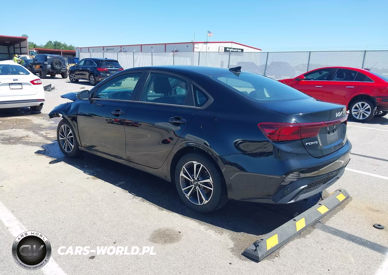 2024 Kia Forte Lxs VIN:3KPF24AD1RE699432 - 3