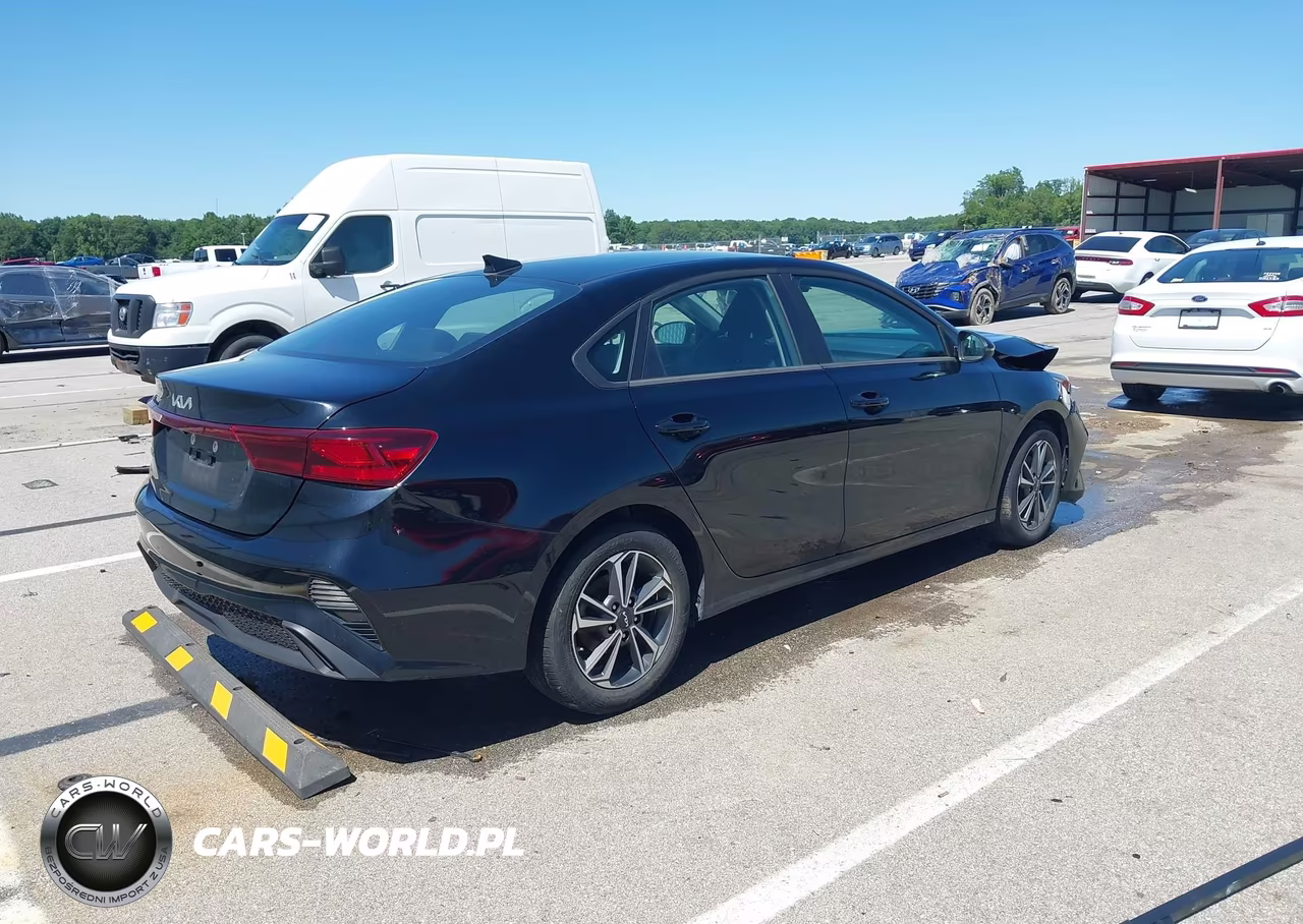 2024 Kia Forte Lxs VIN:3KPF24AD1RE699432 - 4