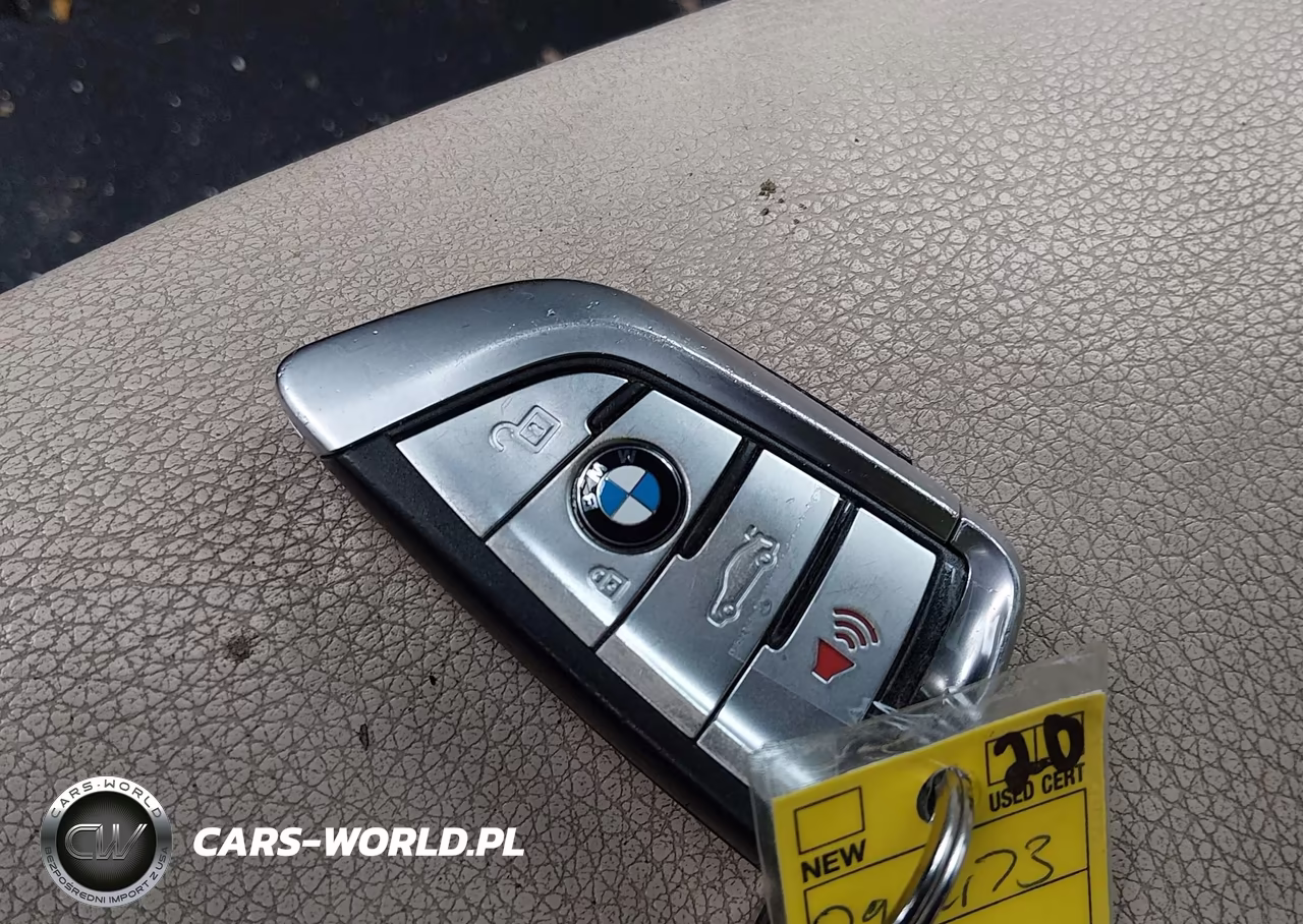 2019 BMW 530 I VIN:WBAJA5C57KWW13753 - 11