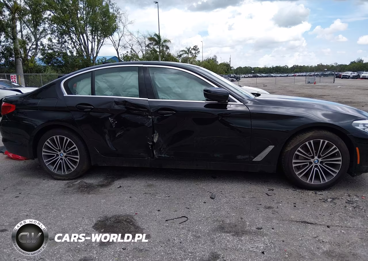 2019 BMW 530 I VIN:WBAJA5C57KWW13753 - 13