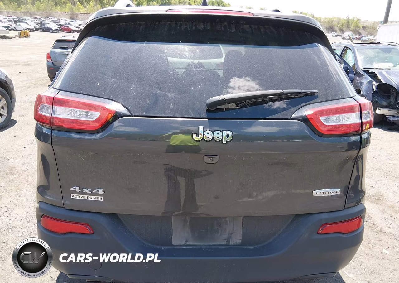 2017 Jeep Cherokee Latitude 4X4 VIN:1C4PJMCB3HW632886 - 16