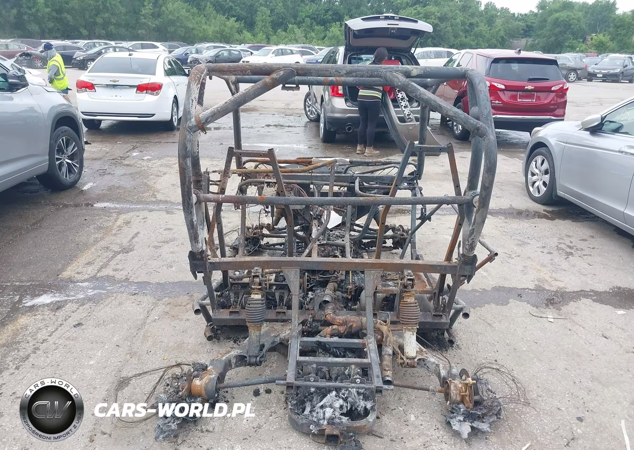 2011 Can-Am Commander 1000 Xt VIN:3JBKKCP11BJ000239 - 6