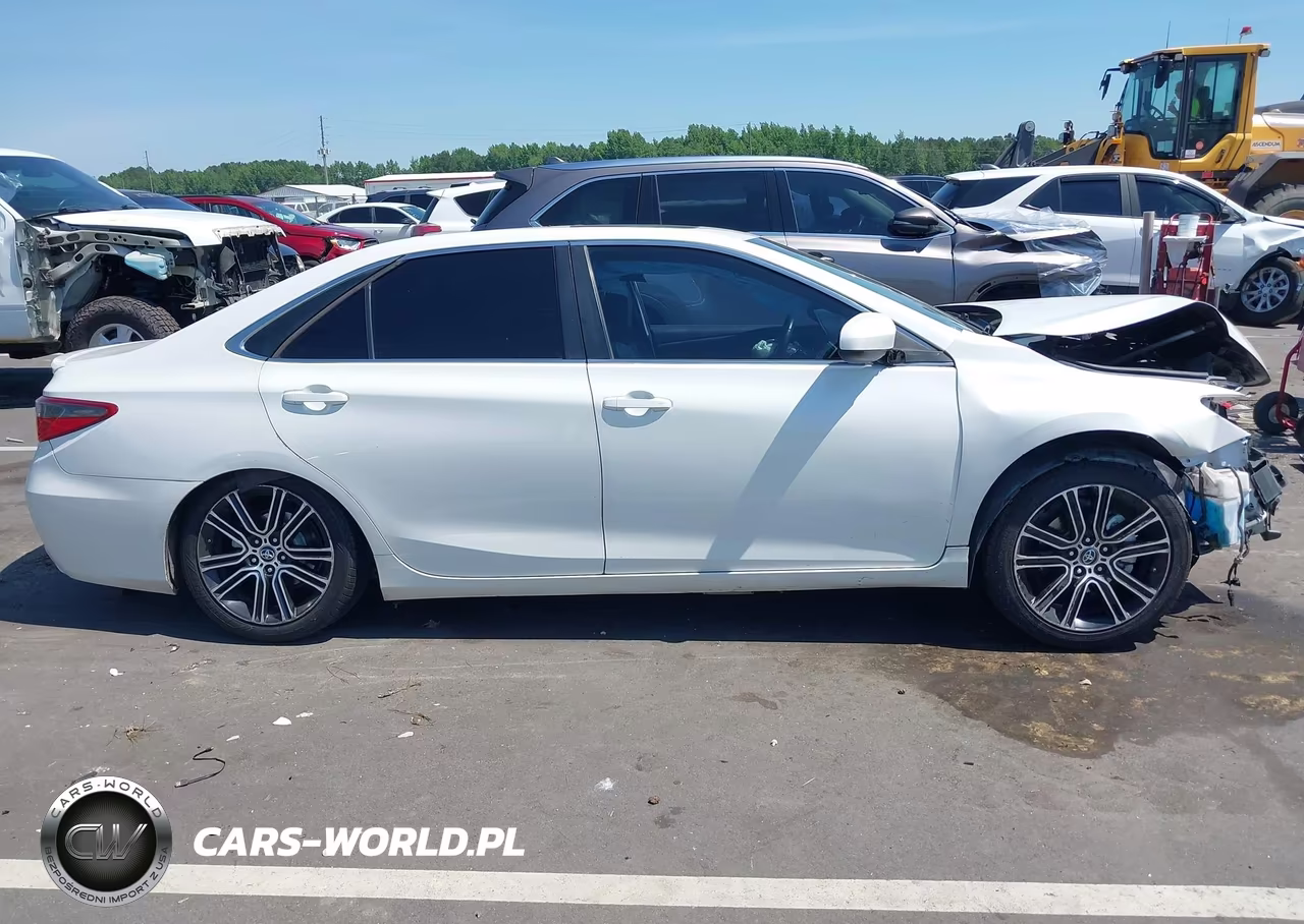 2016 Toyota Camry Se VIN:4T1BF1FK5GU164218 - 14