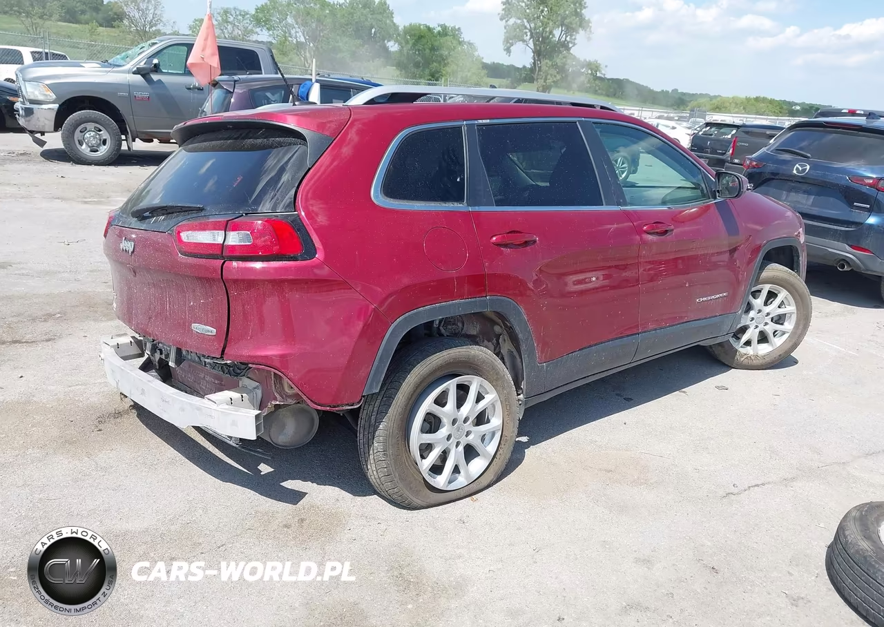 2015 Jeep Cherokee Latitude VIN:1C4PJMCB3FW660281 - 4