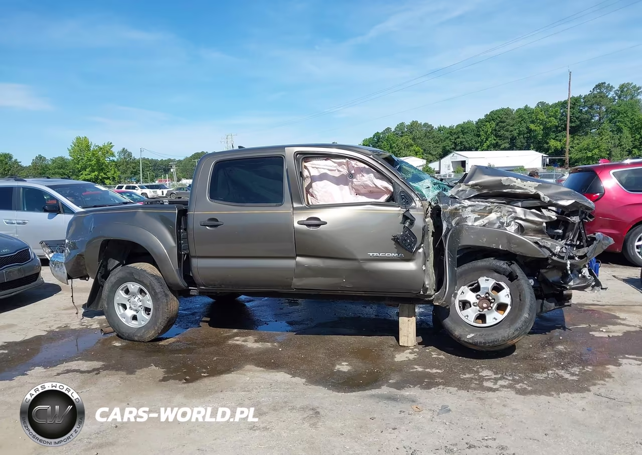 2015 Toyota Tacoma Prerunner V6 VIN:5TFJU4GN9FX083736 - 13