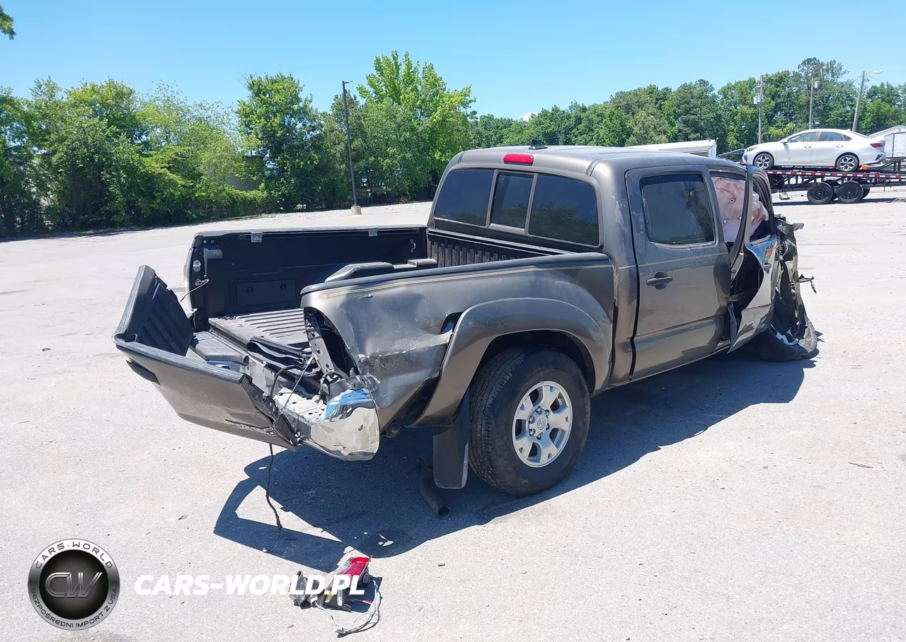 2015 Toyota Tacoma Prerunner V6 VIN:5TFJU4GN9FX083736 - 4