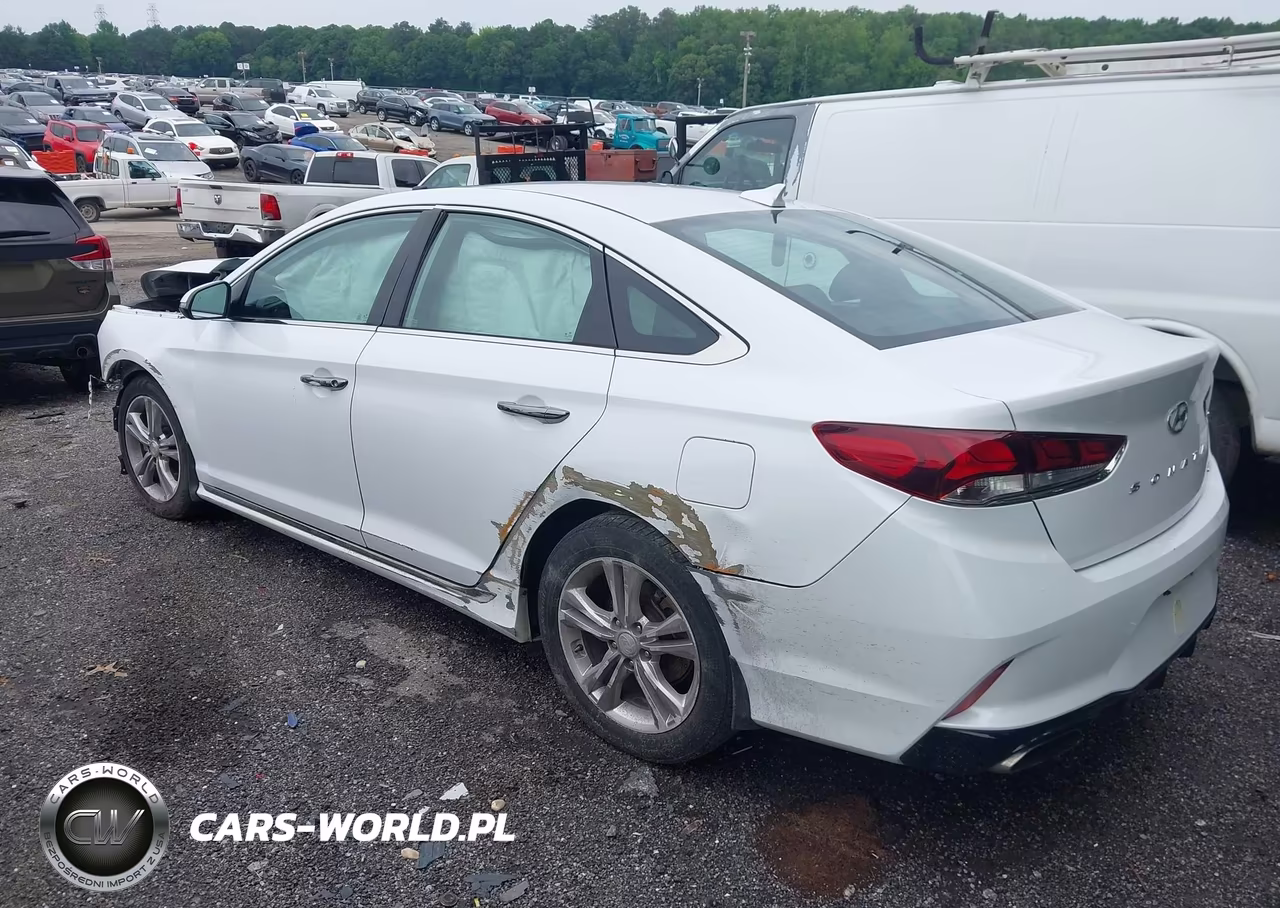 2018 Hyundai Sonata Sport+ VIN:5NPE34AF0JH721060 - 3